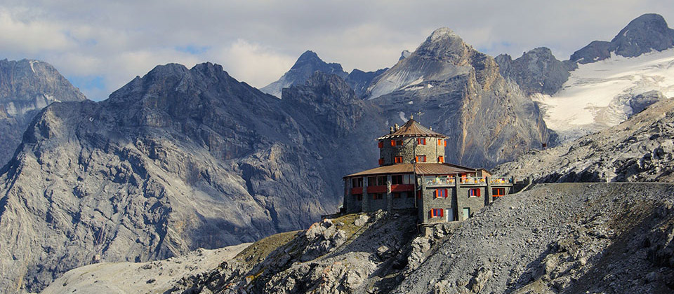 Il rifugio tibetano del Passo Stelvio in Val Venosta